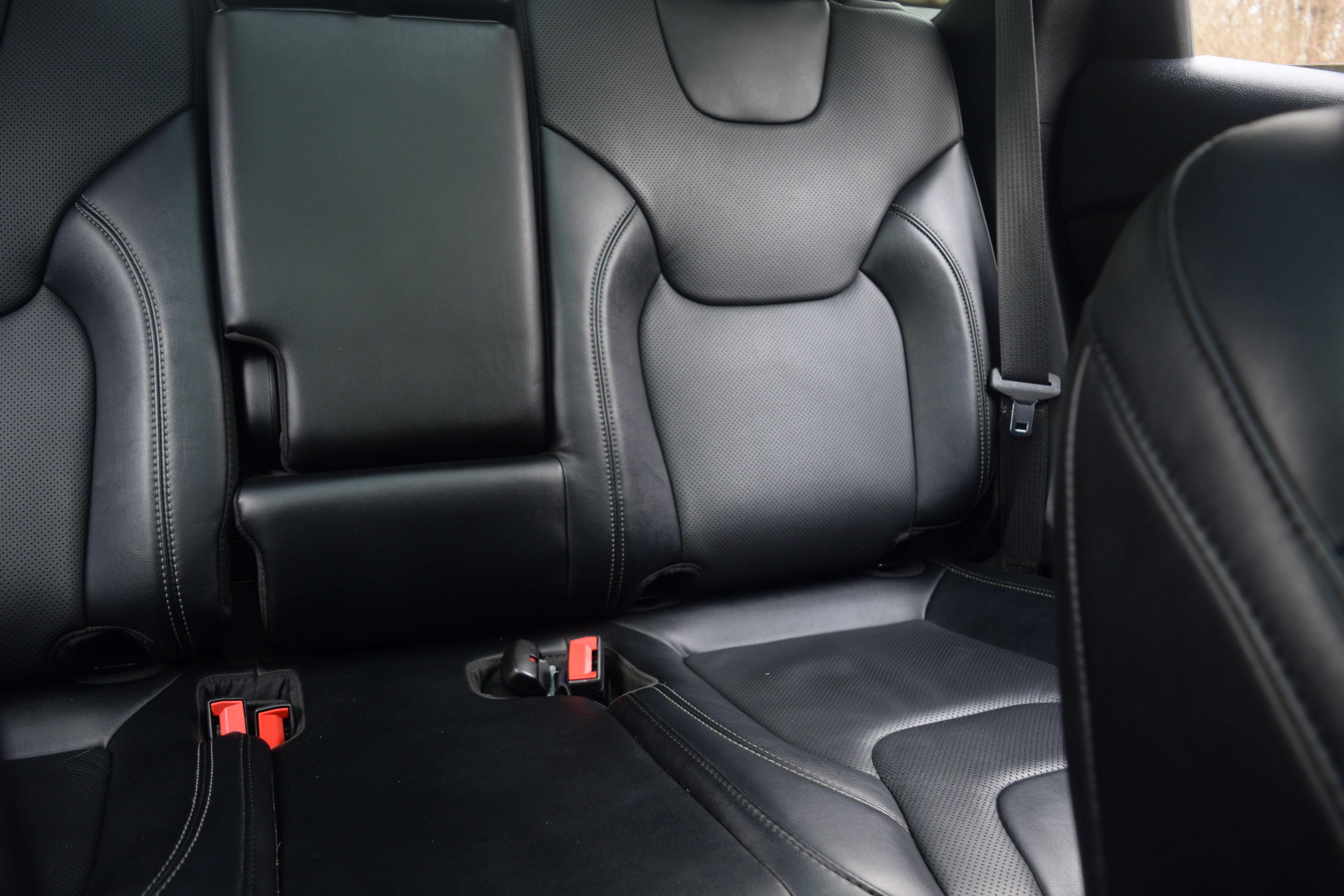 Used 2022 Jeep Cherokee Limited image 18