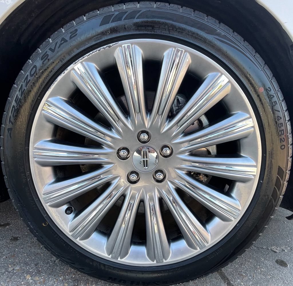 Used 2016 Lincoln MKS w/ Equipment Group 101A FWD image 10