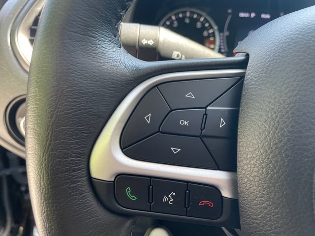 Used 2023 Jeep Renegade Latitude w/ Sun/Sound Group AWD/4WD image 28
