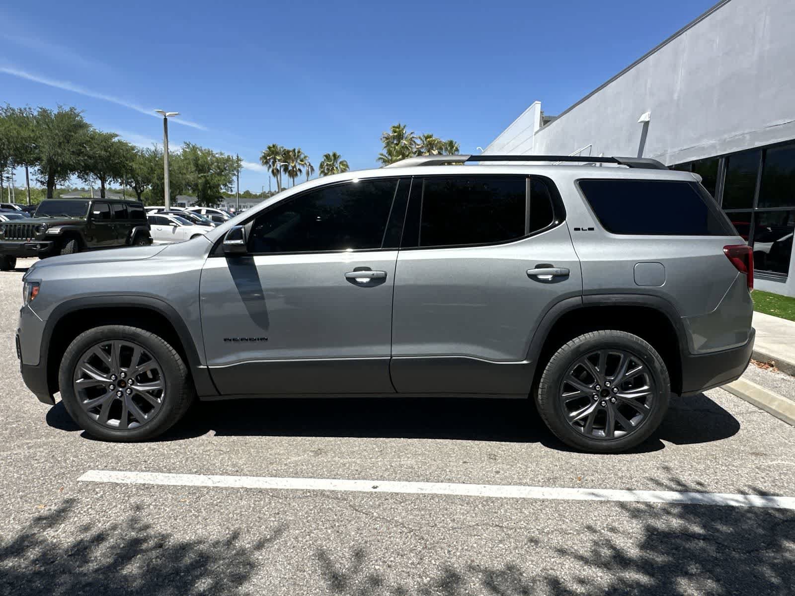 Used 2023 GMC Acadia SLE w/ Driver Convenience Package AWD/4WD image 5