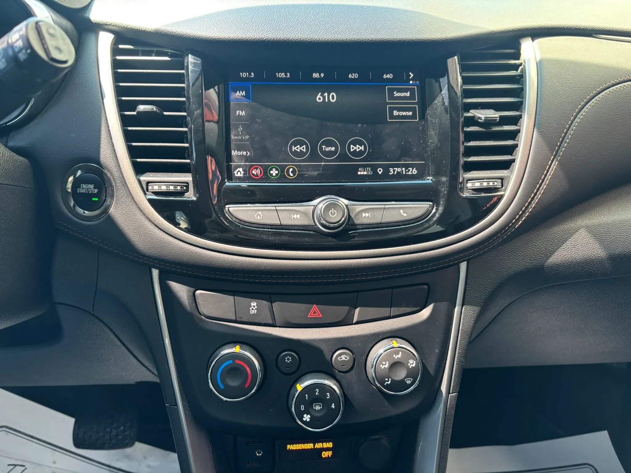 Used 2020 Chevrolet Trax LT w/ LT Convenience Package image 24