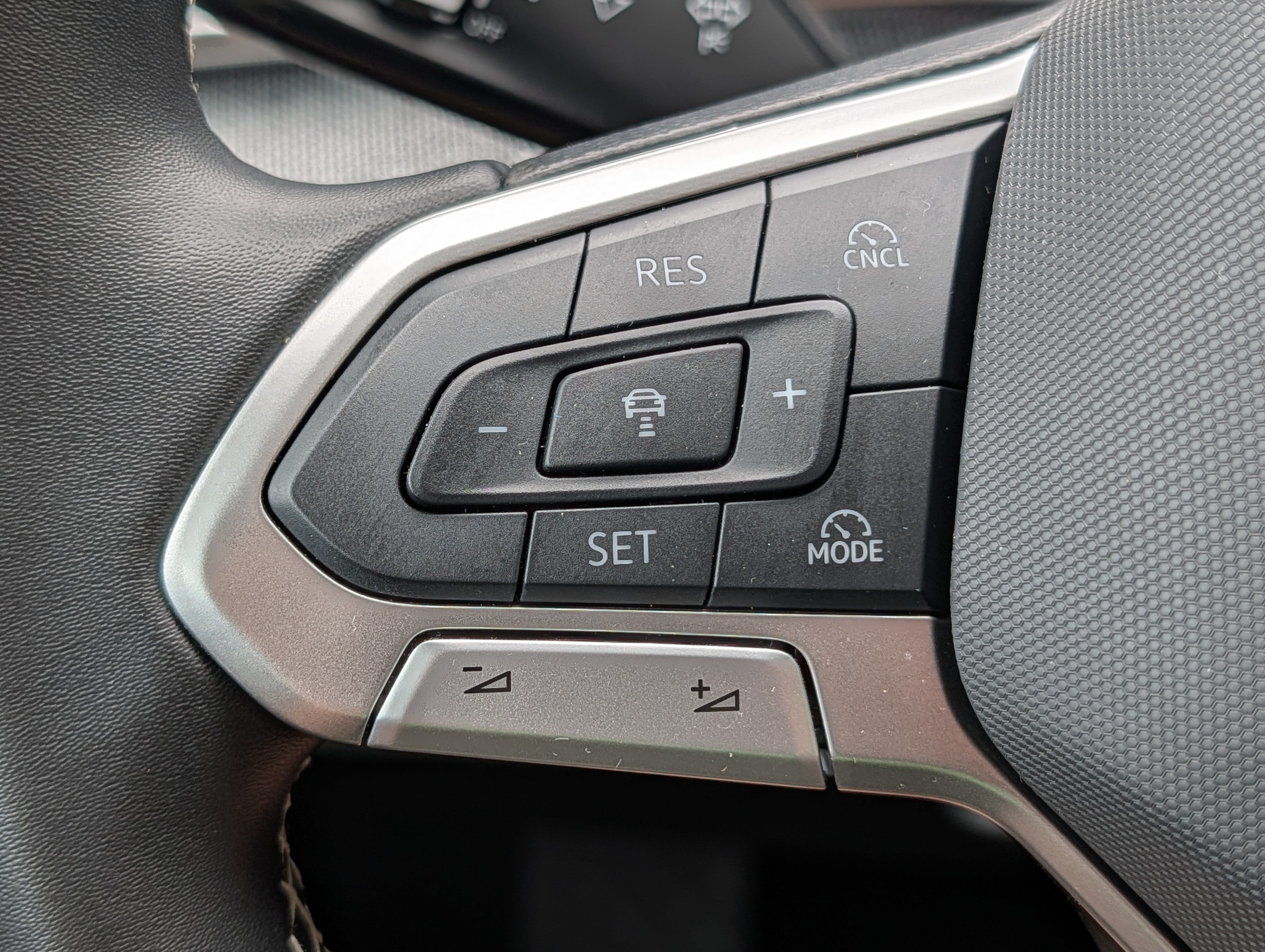 Certified 2026 Volkswagen Tiguan S AWD/4WD image 32