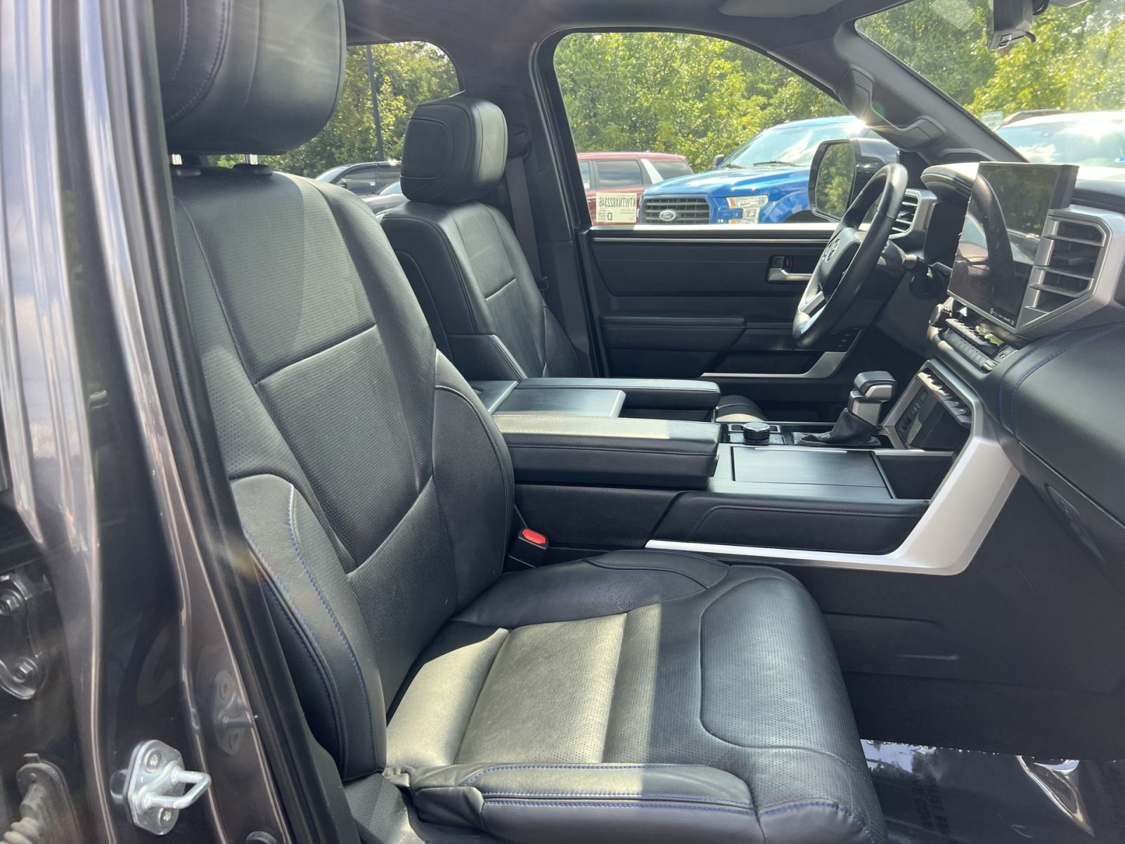 Used 2022 Toyota Tundra Platinum w/ Advanced Package AWD/4WD image 26