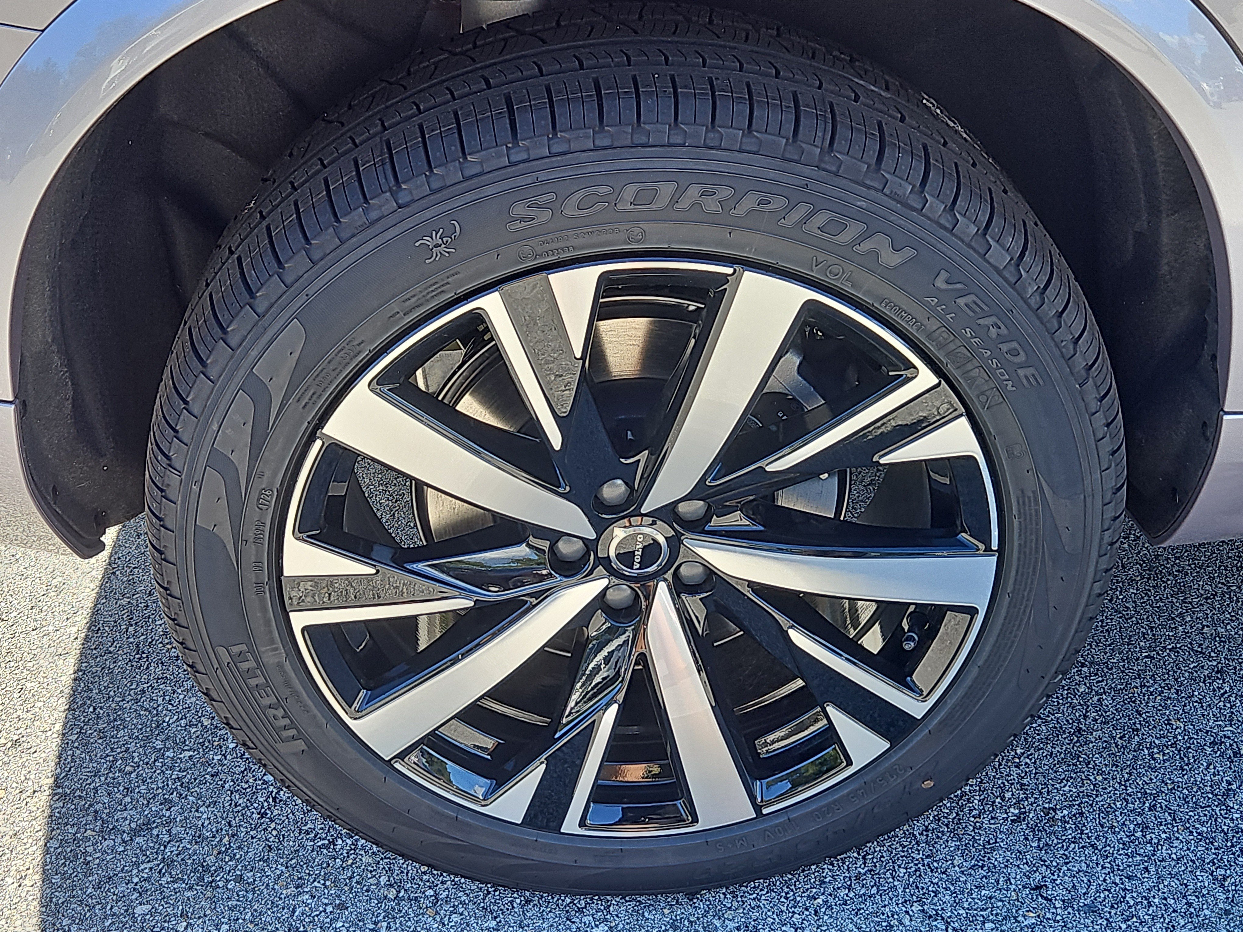 New 2027 Volvo XC90 B5 Core AWD/4WD image 18