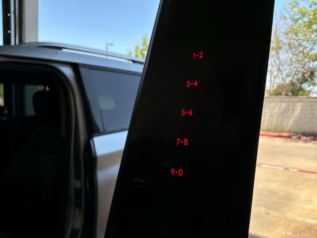 Used 2023 Ford Explorer Limited RWD image 10