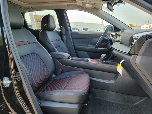 New 2025 Nissan Kicks SR w/ SR Premium Package AWD/4WD image 19
