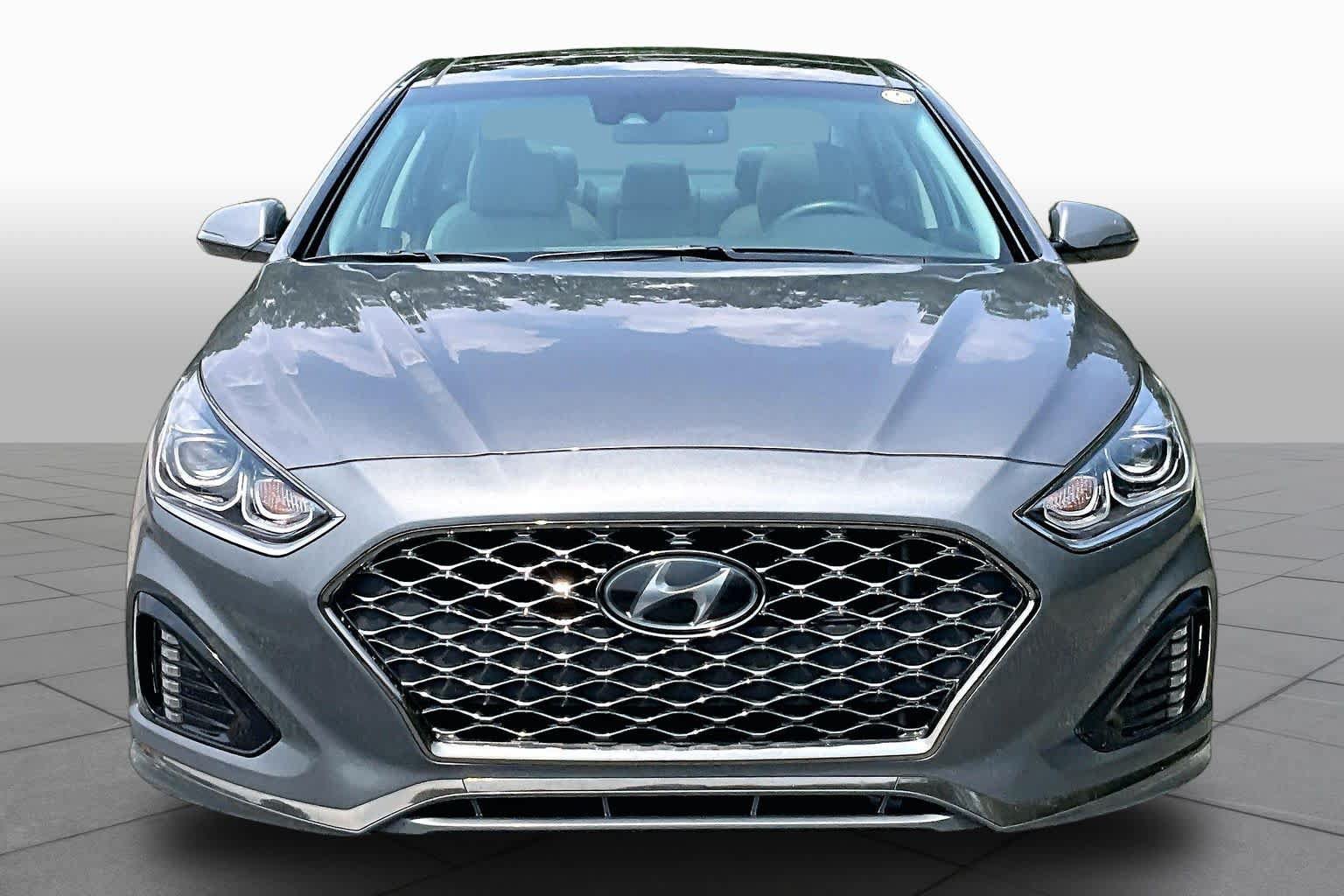 Used 2019 Hyundai Sonata Limited w/ Ultimate Package 04 FWD image 4