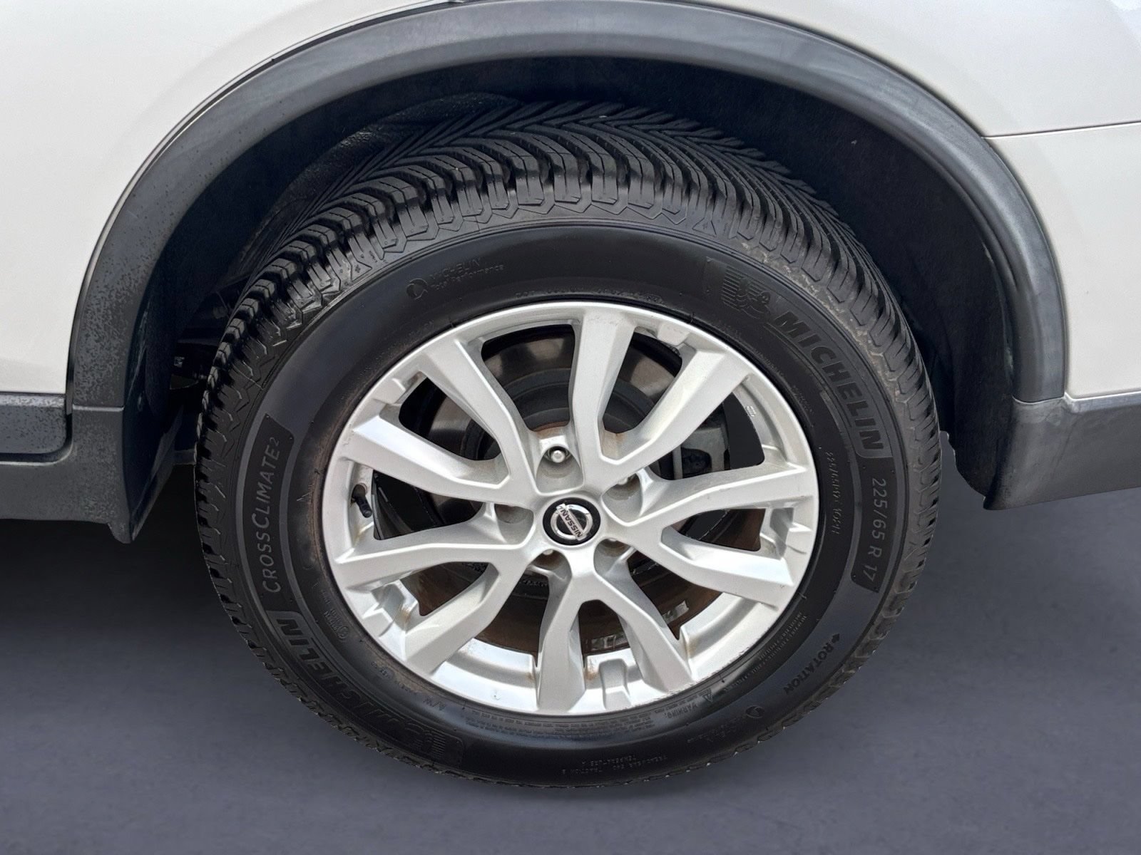 Used 2020 Nissan Rogue SV FWD image 9