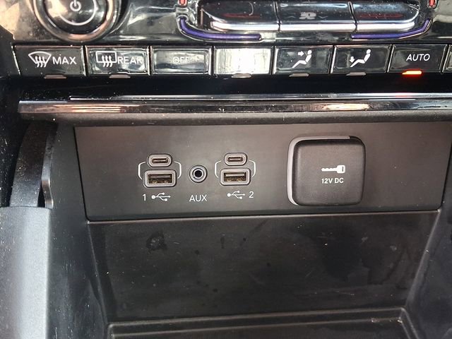Used 2023 Jeep Grand Cherokee Laredo AWD/4WD image 28