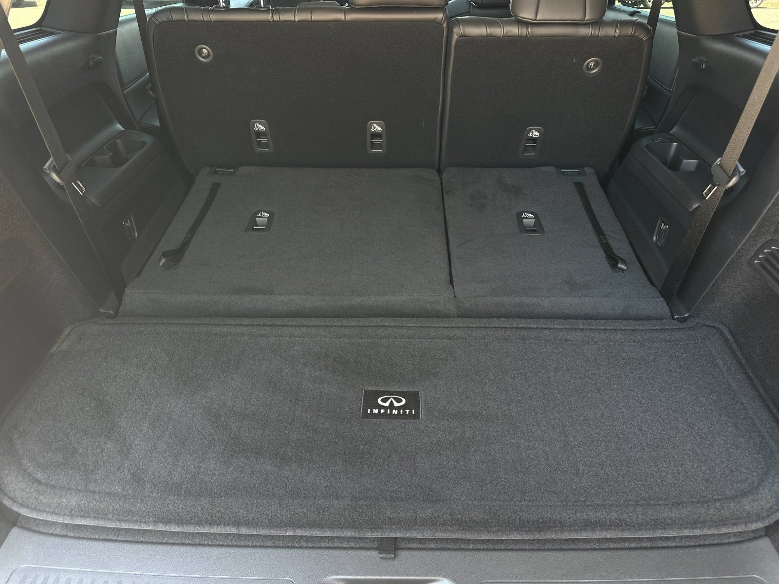 Used 2025 INFINITI QX60 Luxe FWD image 16