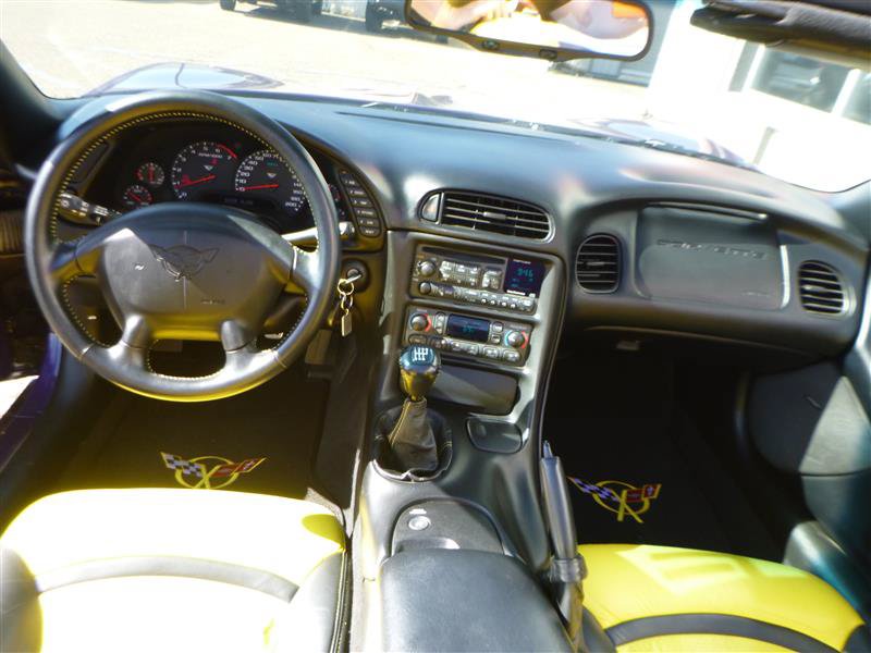 Used 1998 Chevrolet Corvette Convertible w/ Memory Pkg RWD image 15