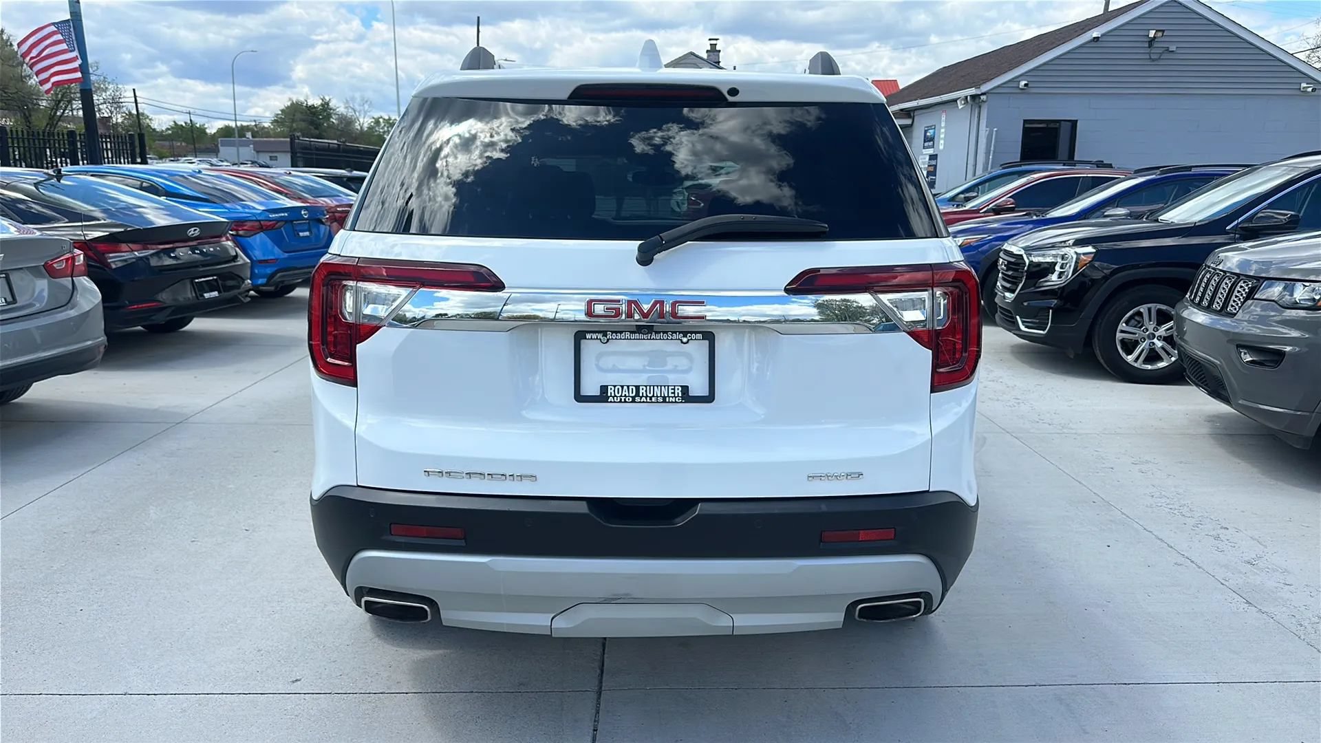 Used 2022 GMC Acadia SLT w/ Preferred Package AWD/4WD image 6