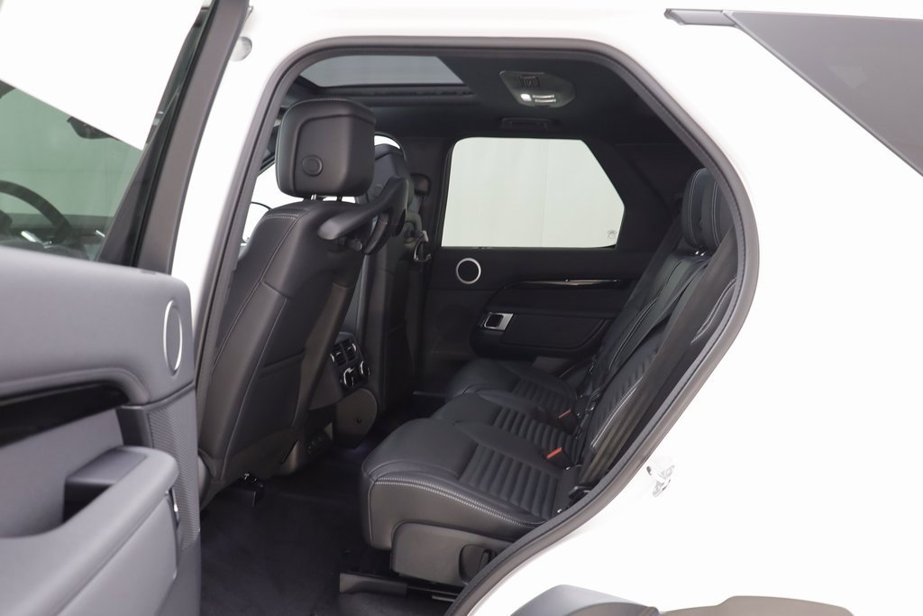 New 2025 Land Rover Discovery S image 14