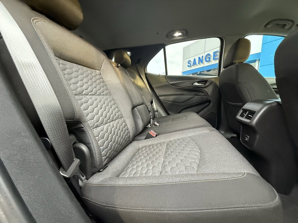 Used 2021 Chevrolet Equinox LT w/ Driver Convenience Package image 32