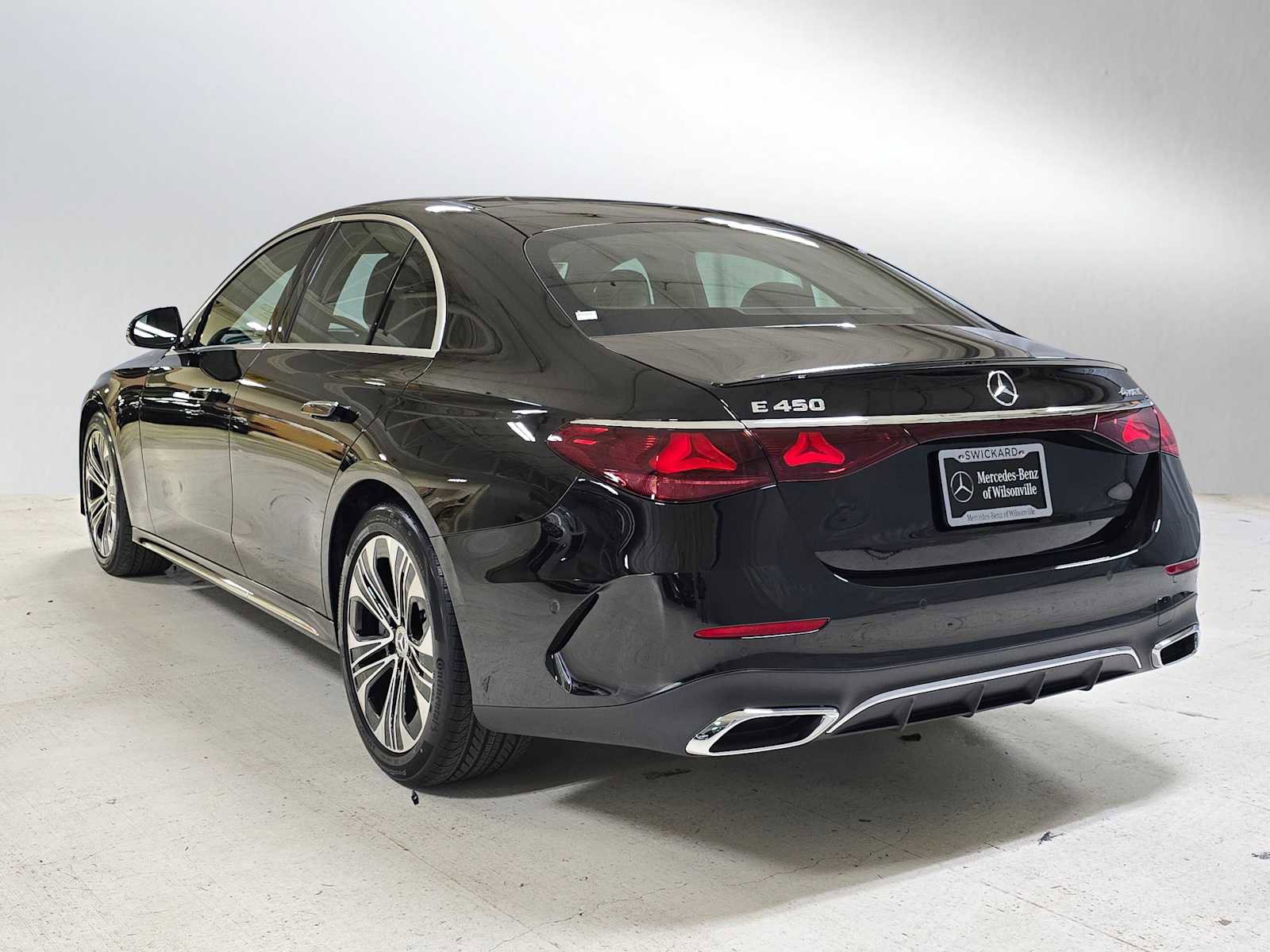 New 2026 Mercedes-Benz E 450 4MATIC Sedan image 5