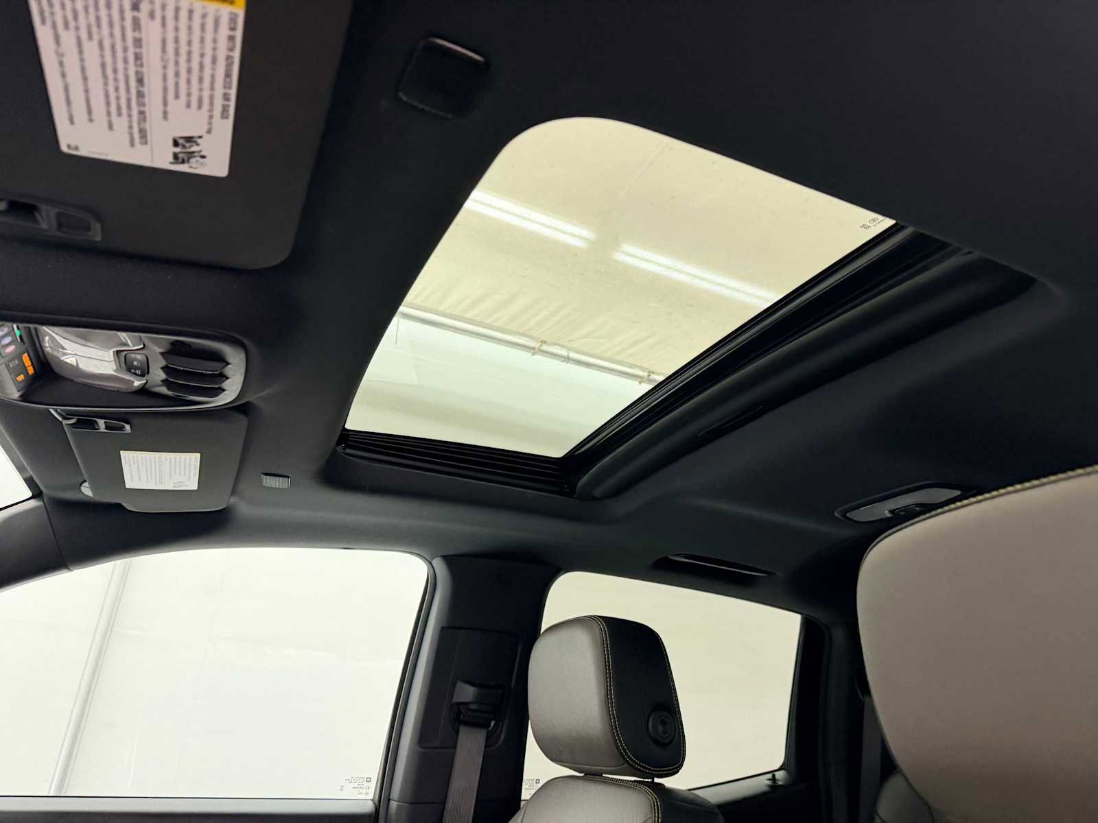 Used 2024 Chevrolet Colorado ZR2 w/ ZR2 Convenience Package III image 20