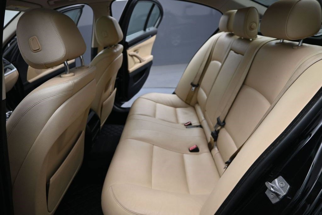 Used 2016 BMW 528i Sedan RWD image 17