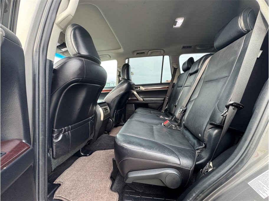 Used 2014 Lexus GX 460 w/ Premium Package image 23