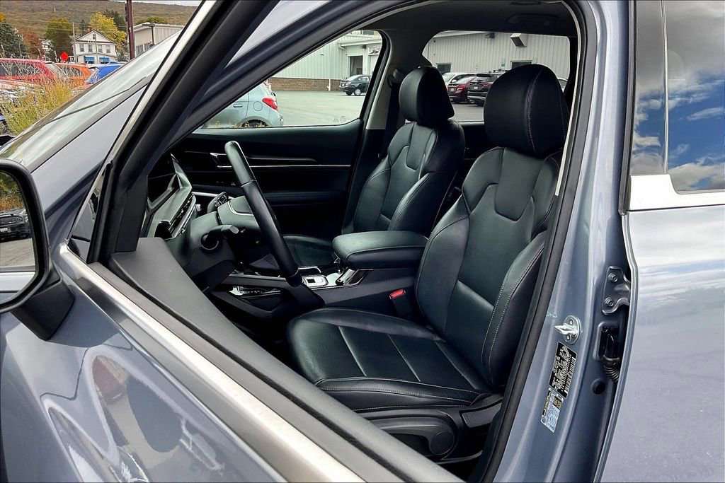 Used 2023 Kia Telluride LX image 23