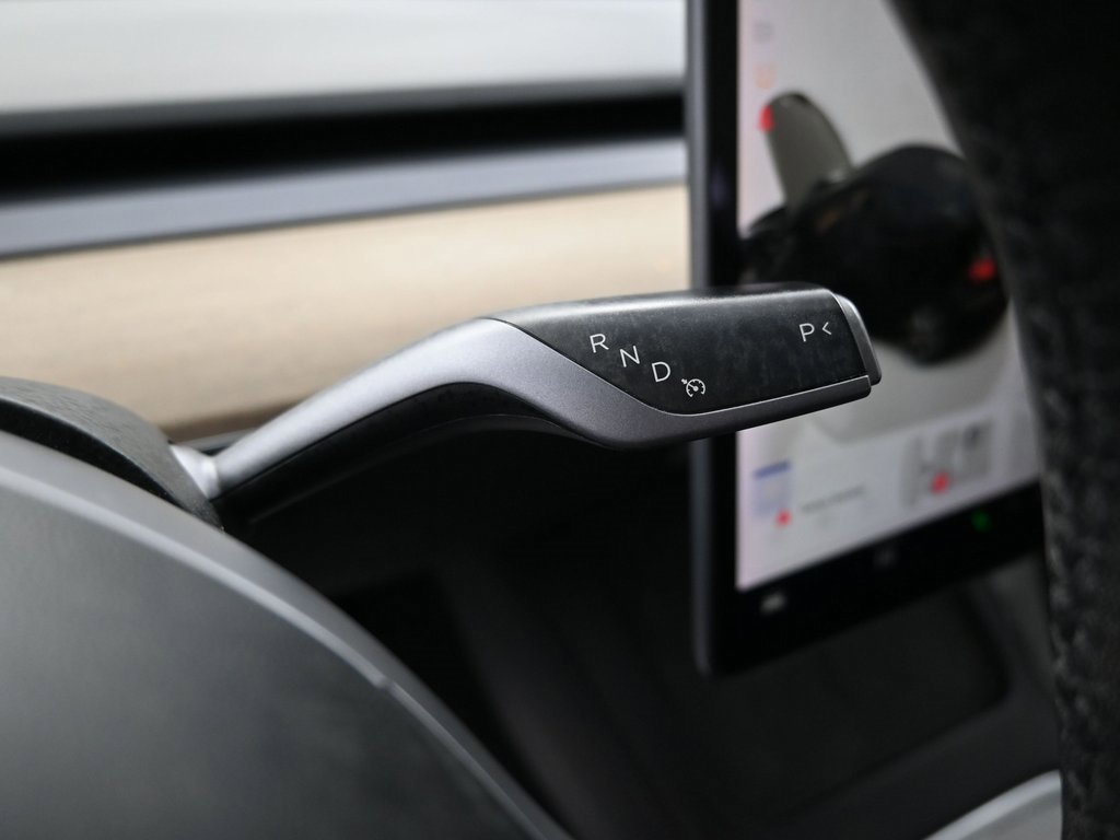 Used 2022 Tesla Model Y Performance image 19