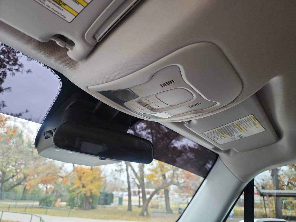 Used 2017 Jeep Renegade Latitude image 24