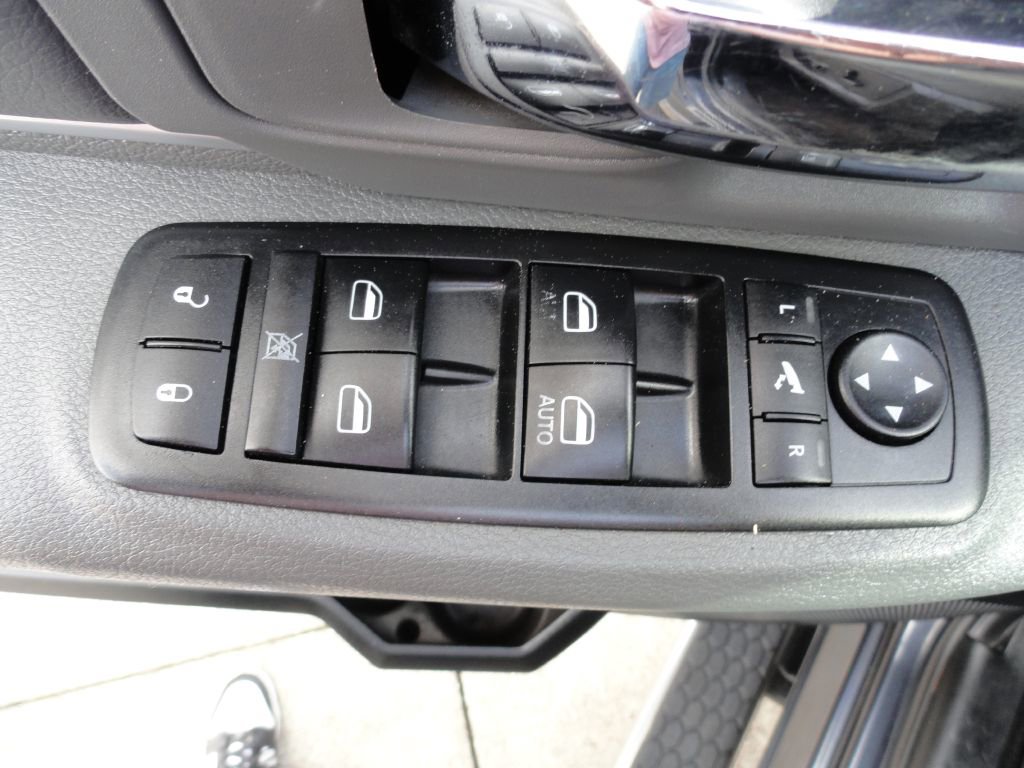 Used 2014 RAM 1500 Lone Star image 21