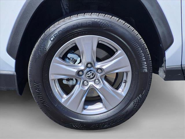 Used 2025 Toyota RAV4 XLE FWD image 22