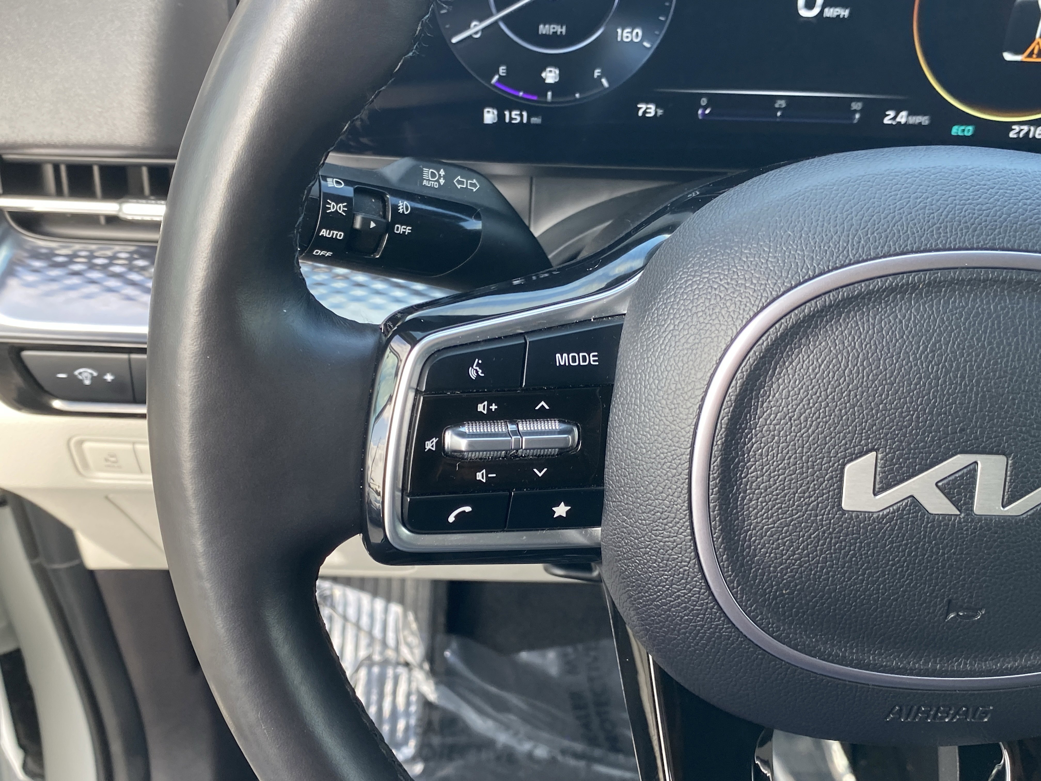 Used 2024 Kia Carnival SX Prestige image 28