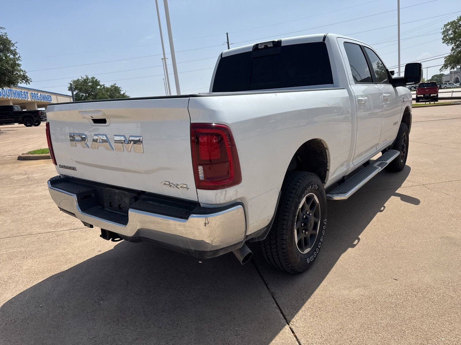 Used 2025 RAM 2500 Laramie AWD/4WD image 7