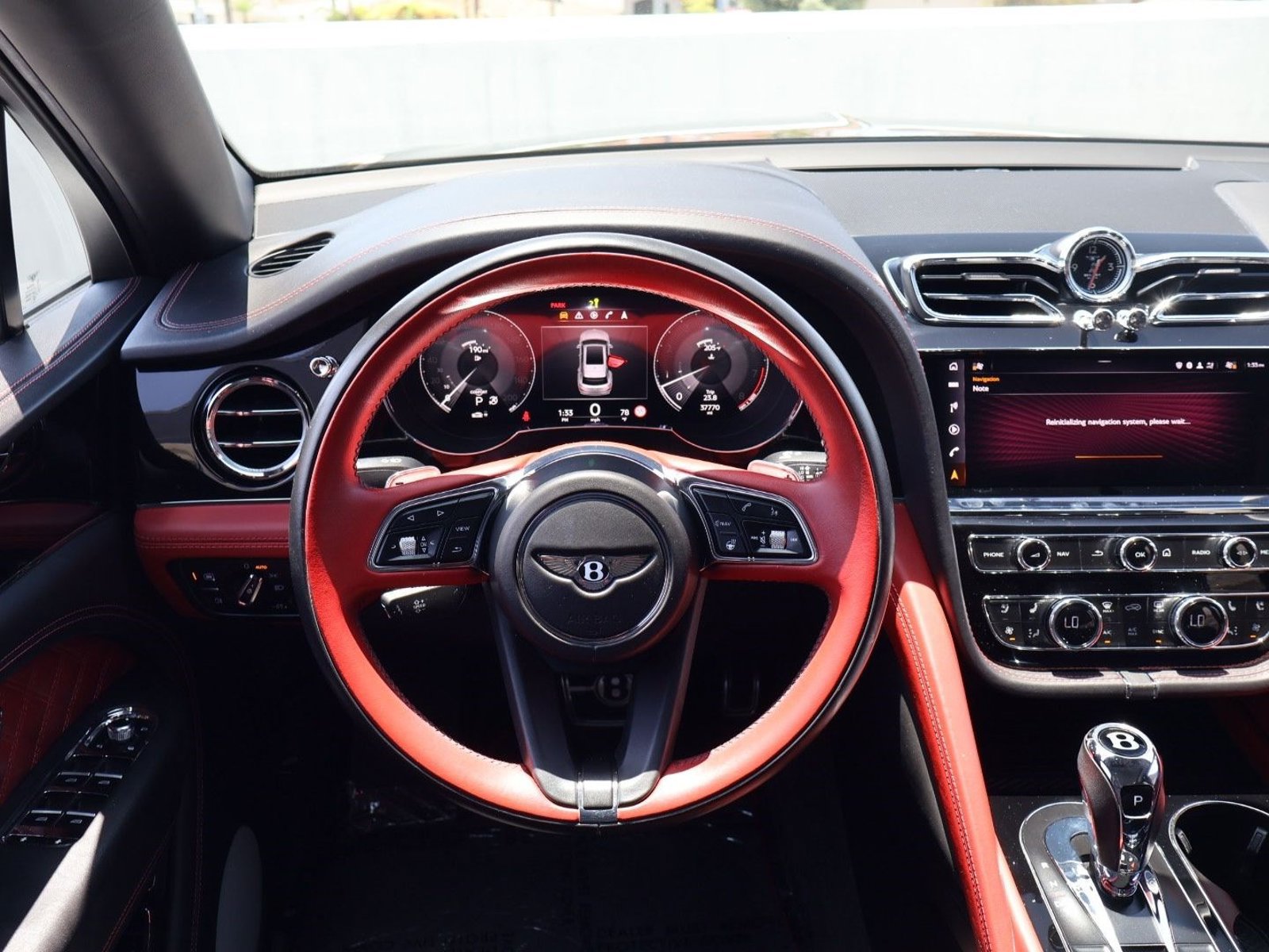 Certified 2022 Bentley Bentayga AWD/4WD image 12