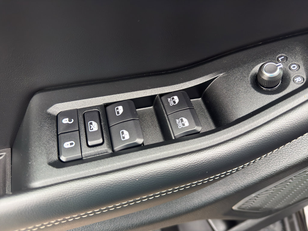 Used 2024 Jeep Grand Cherokee L Limited w/ Luxury Tech Group II AWD/4WD image 12