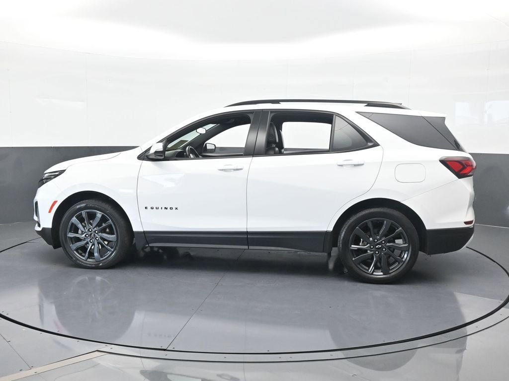 Used 2022 Chevrolet Equinox RS w/ Infotainment Package image 3