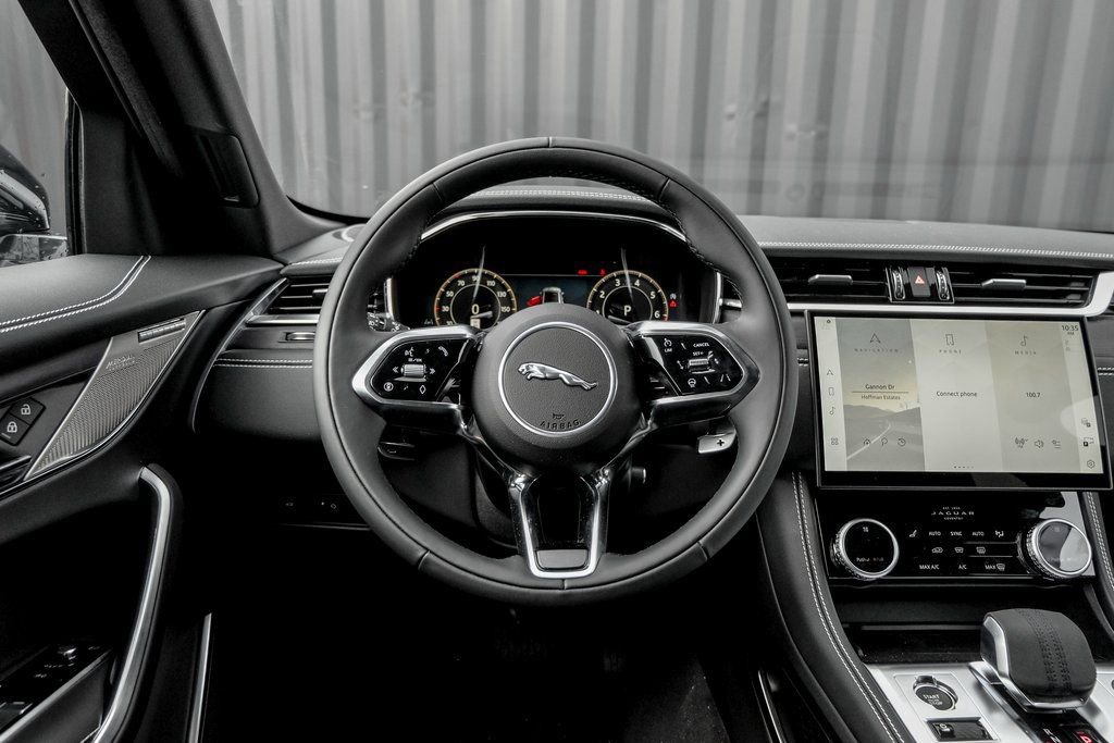 New 2026 Jaguar F-PACE R-Dynamic S image 17