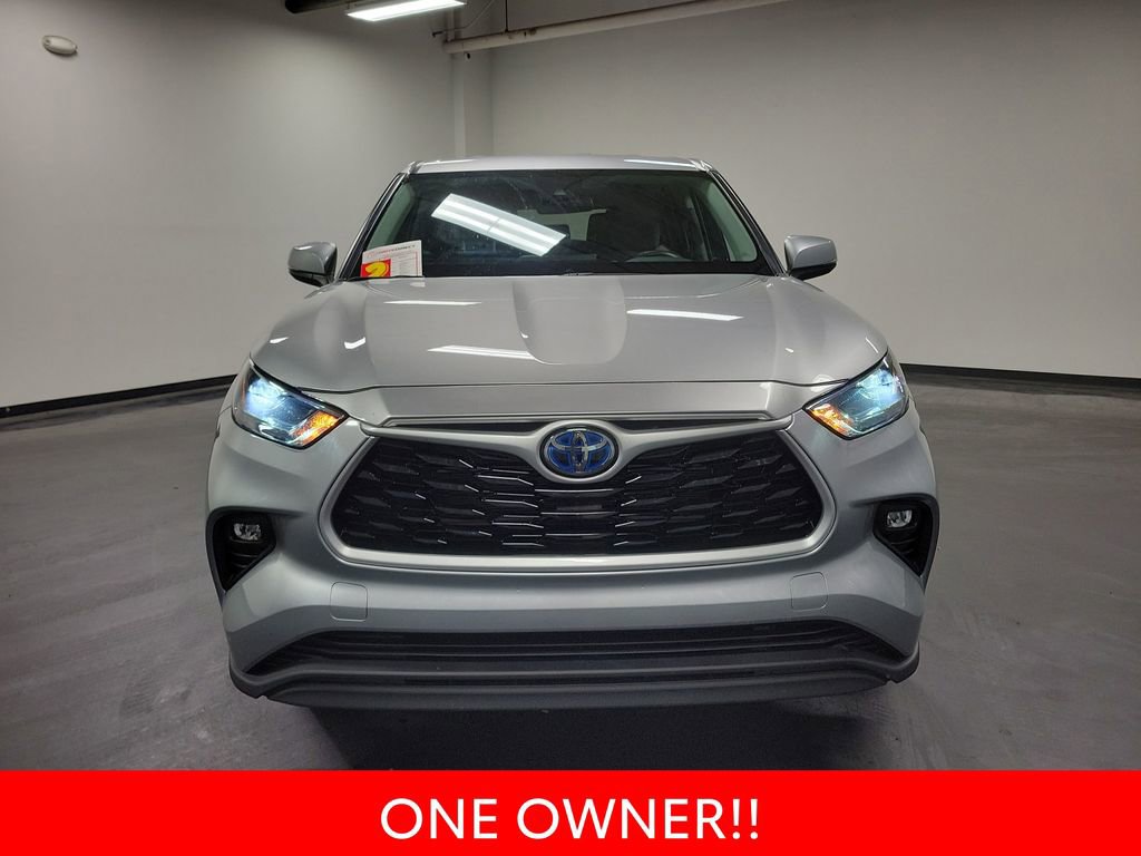 Used 2023 Toyota Highlander LE image 3