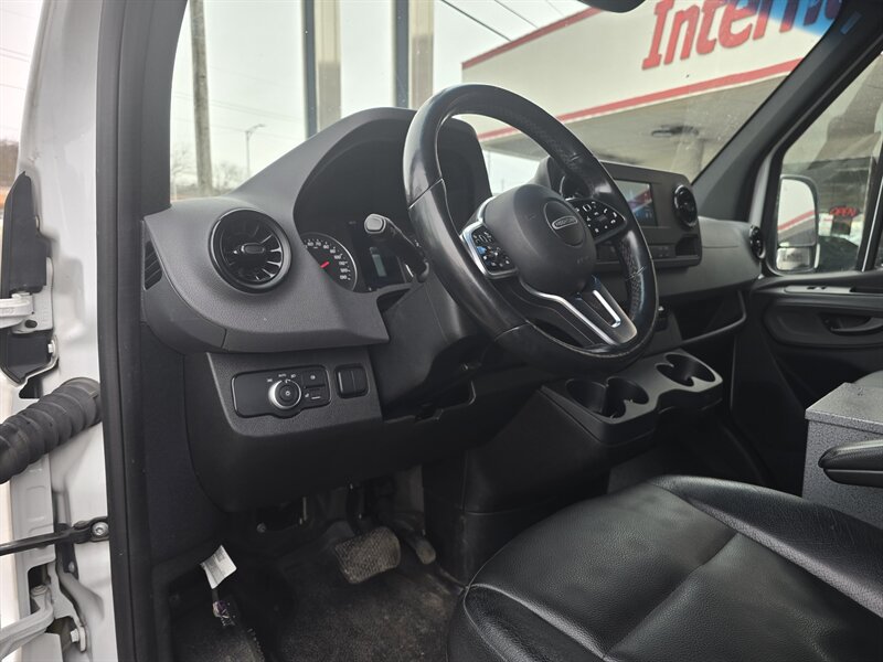 Used 2021 Freightliner Sprinter 2500 image 8
