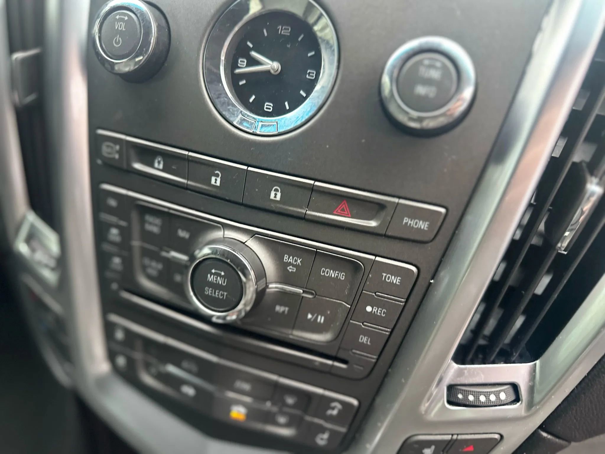 Used 2011 Cadillac SRX Luxury image 14