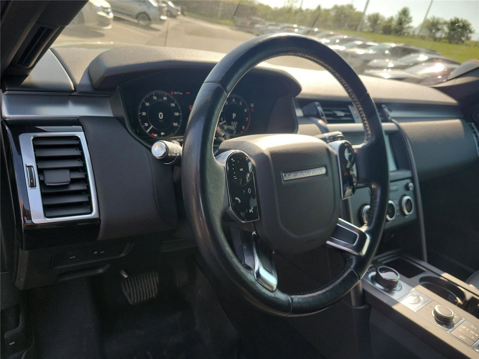 Used 2020 Land Rover Discovery Landmark AWD/4WD image 21