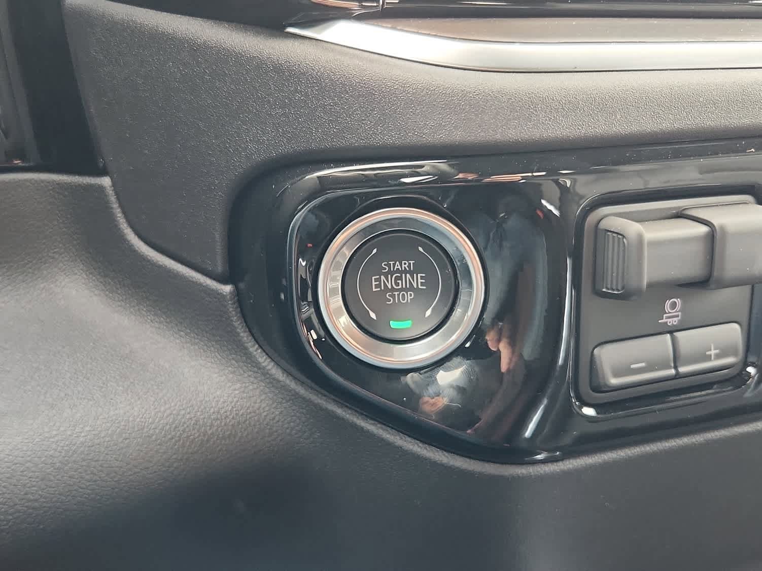 New 2026 GMC Sierra 2500 SLT w/ SLT Convenience Package image 17