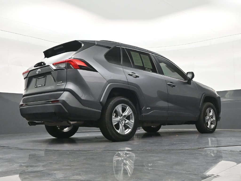 Used 2022 Toyota RAV4 LE AWD/4WD image 27