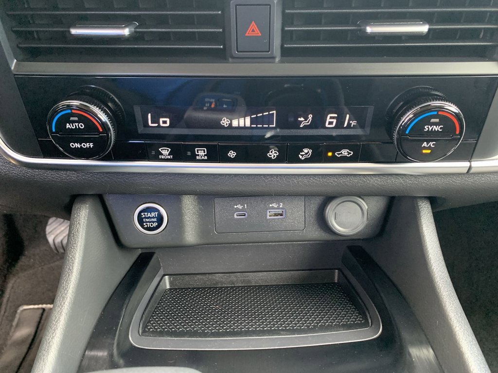 Used 2023 Nissan Rogue SV image 15