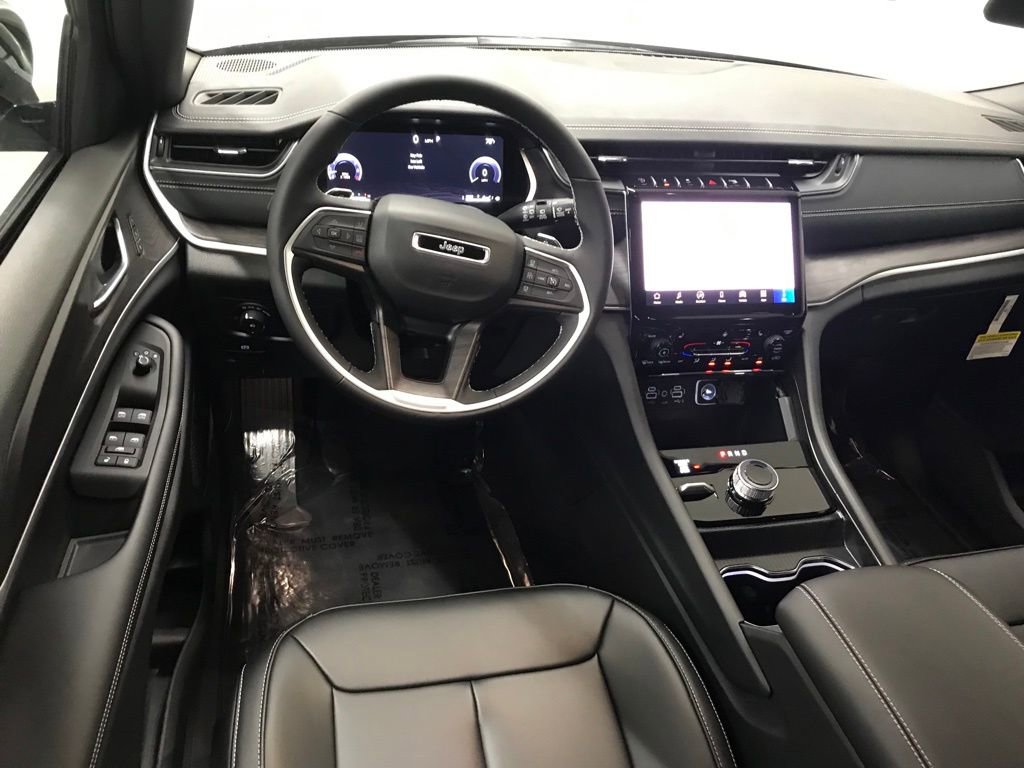 New 2025 Jeep Grand Cherokee L Limited image 33