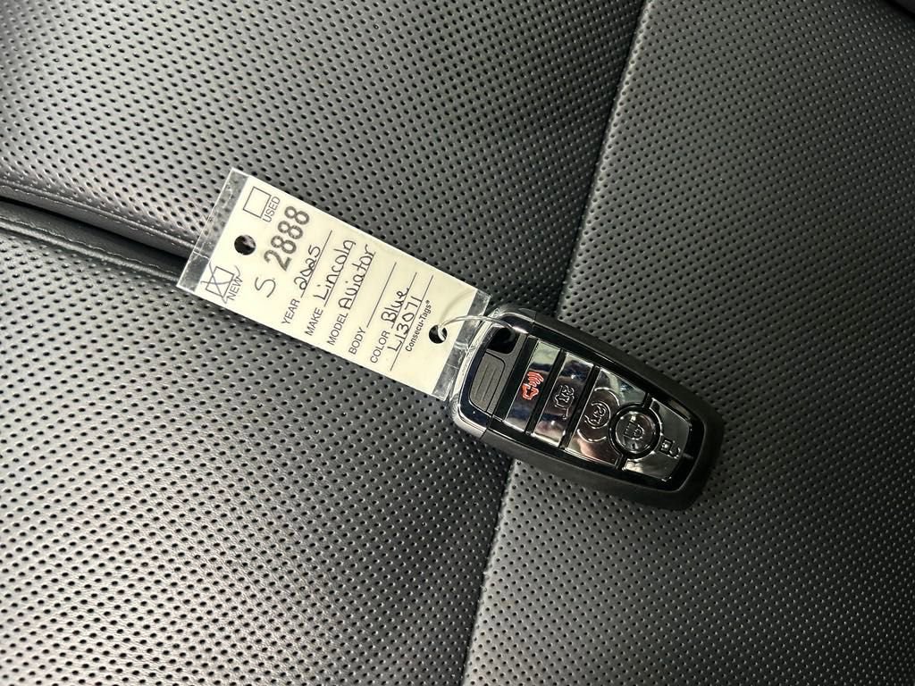 New 2025 Lincoln Aviator Reserve w/ Equipment Group 201A image 30