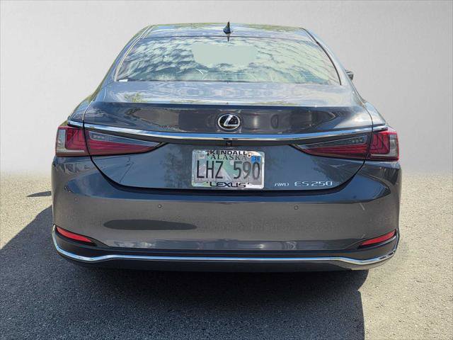 Used 2022 Lexus ES 250 w/ Premium Package AWD/4WD image 4