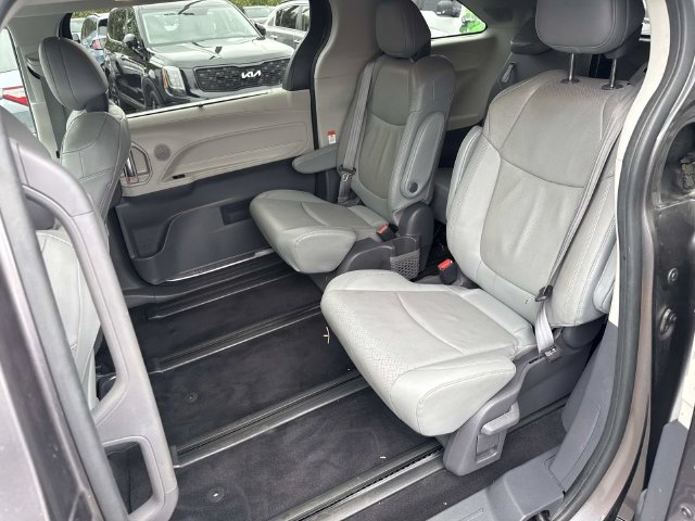 Used 2021 Toyota Sienna Limited AWD/4WD image 14
