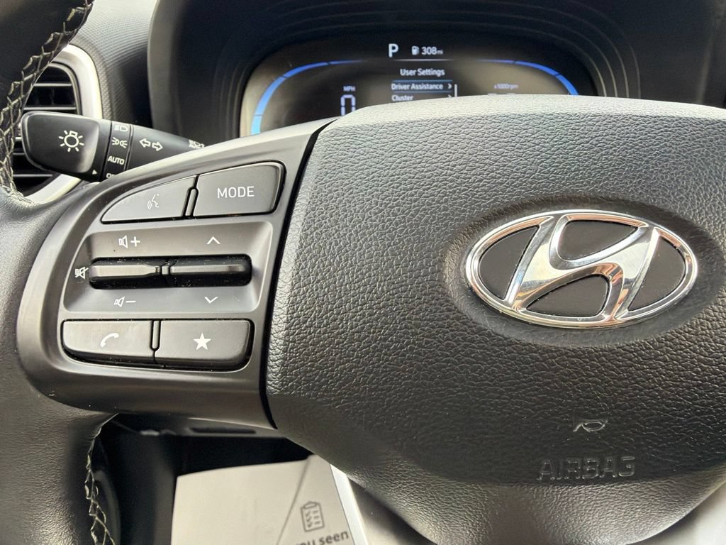 Used 2025 Hyundai Venue SEL FWD image 26