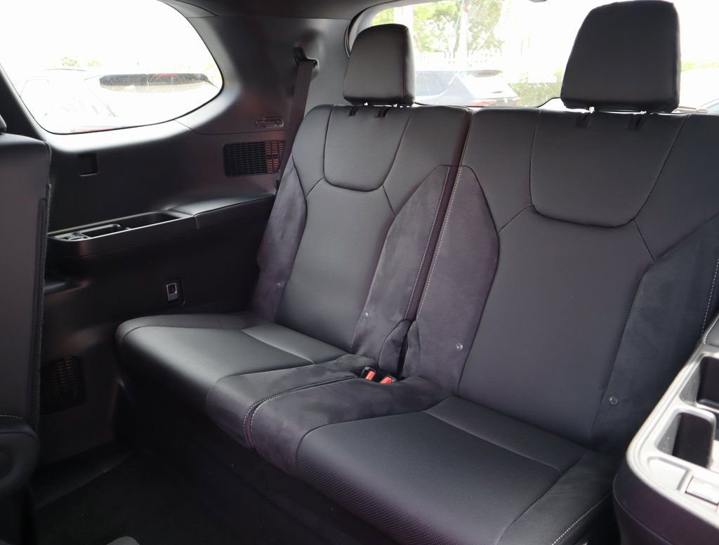 Used 2026 Lexus TX 500h AWD image 36