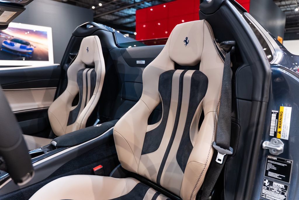 Certified 2023 Ferrari 812 GTS RWD image 4