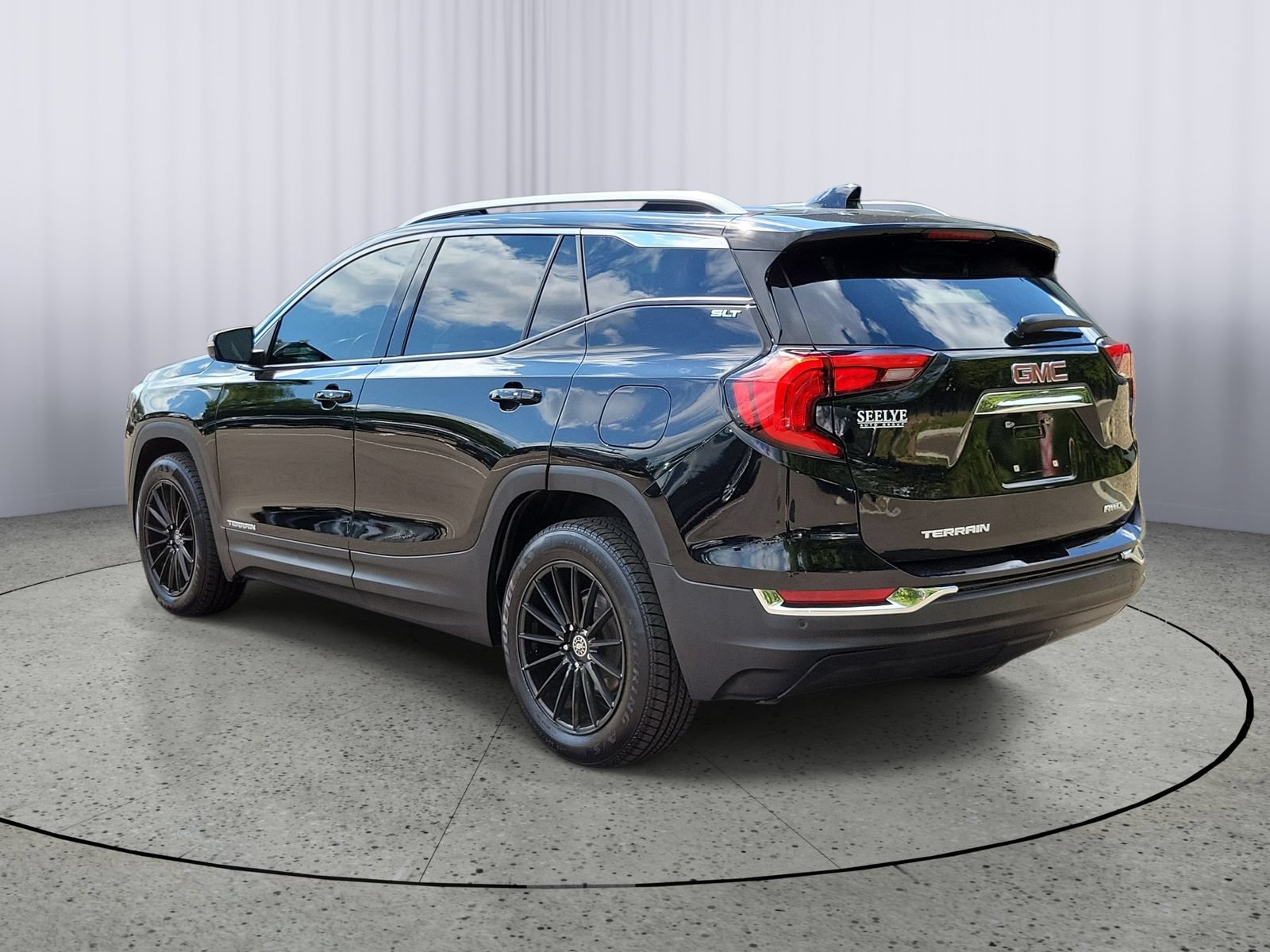 Used 2018 GMC Terrain SLT w/ Preferred Package AWD/4WD image 4