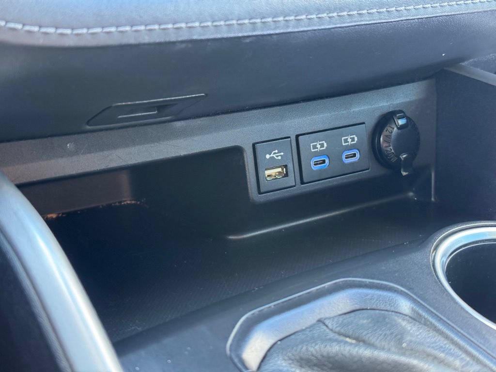 Used 2022 Toyota Highlander XLE FWD image 16