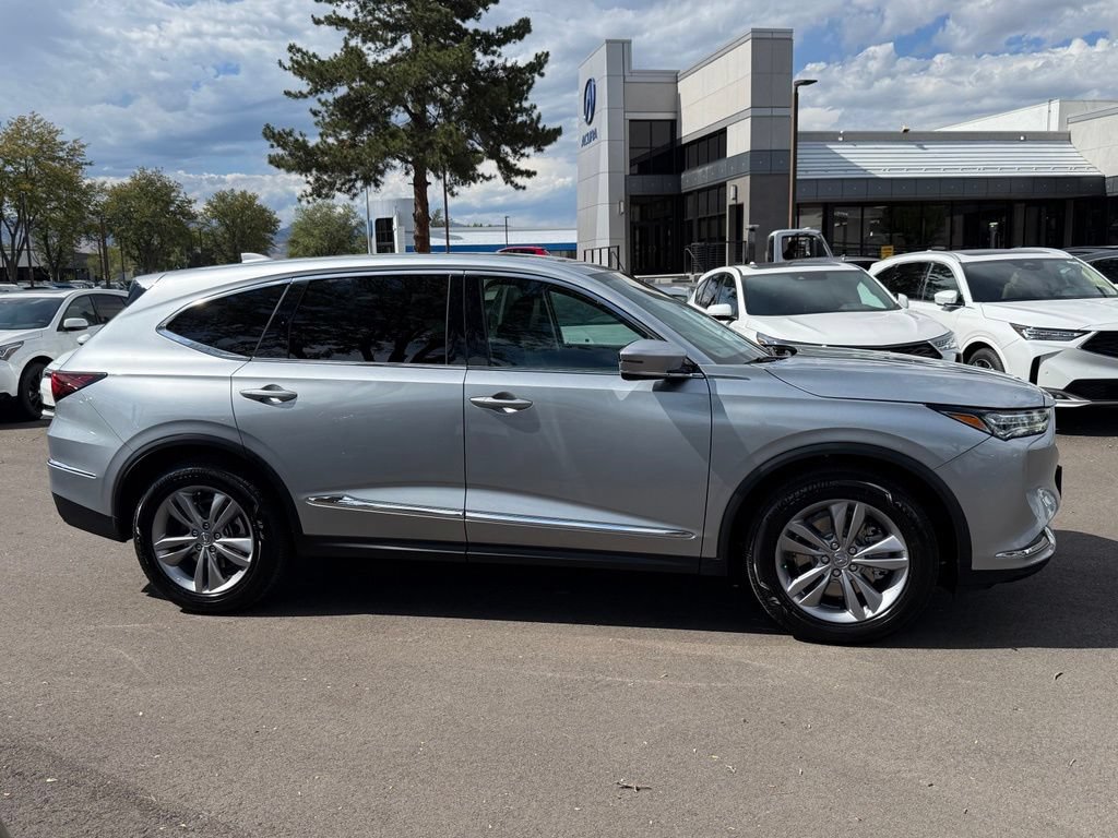 Used 2024 Acura MDX SH-AWD image 3